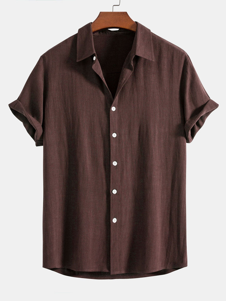Men's linen-blend shirt with short sleeves, button placket and relaxed fit.