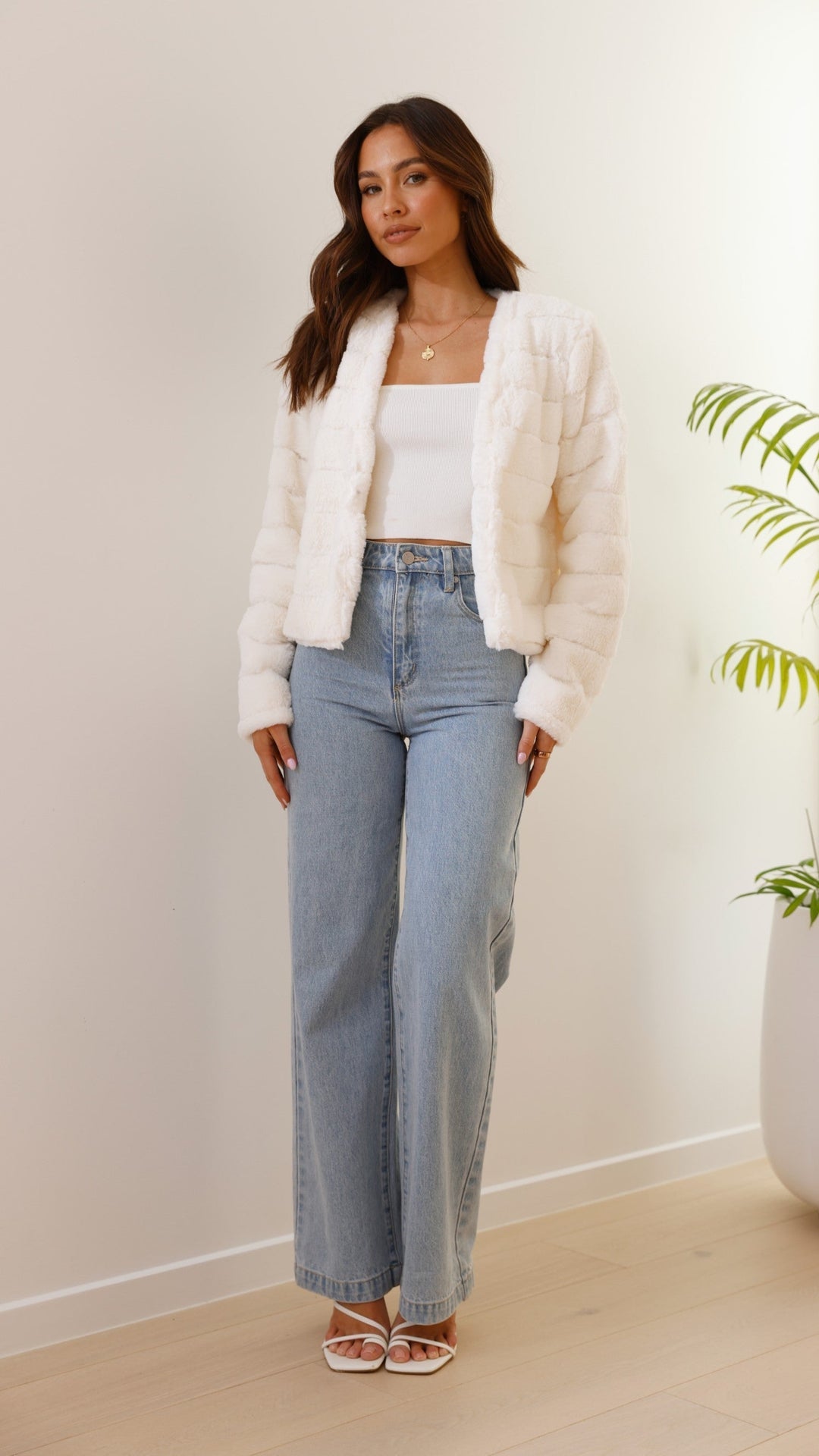 Luxurious Women's Cropped Jacket – Veloura