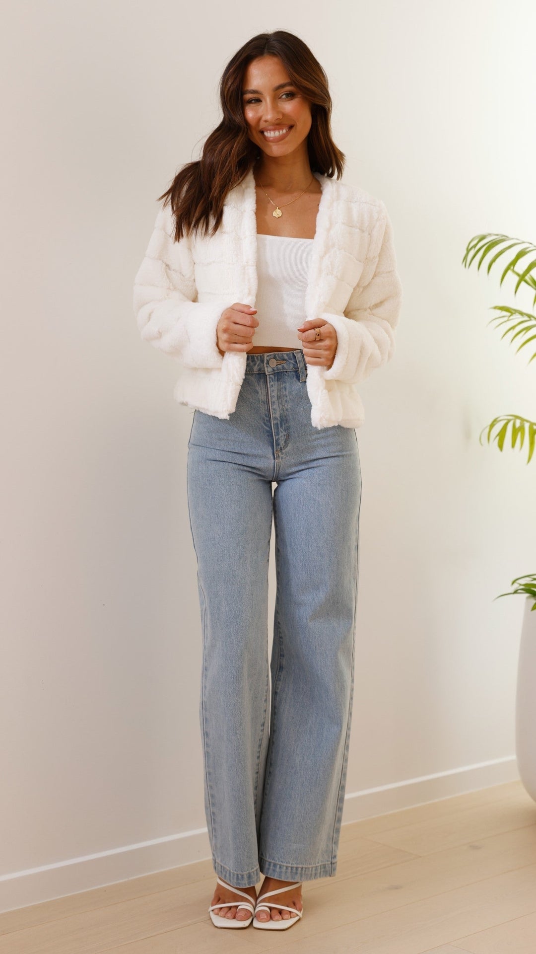 Luxurious Women's Cropped Jacket – Veloura