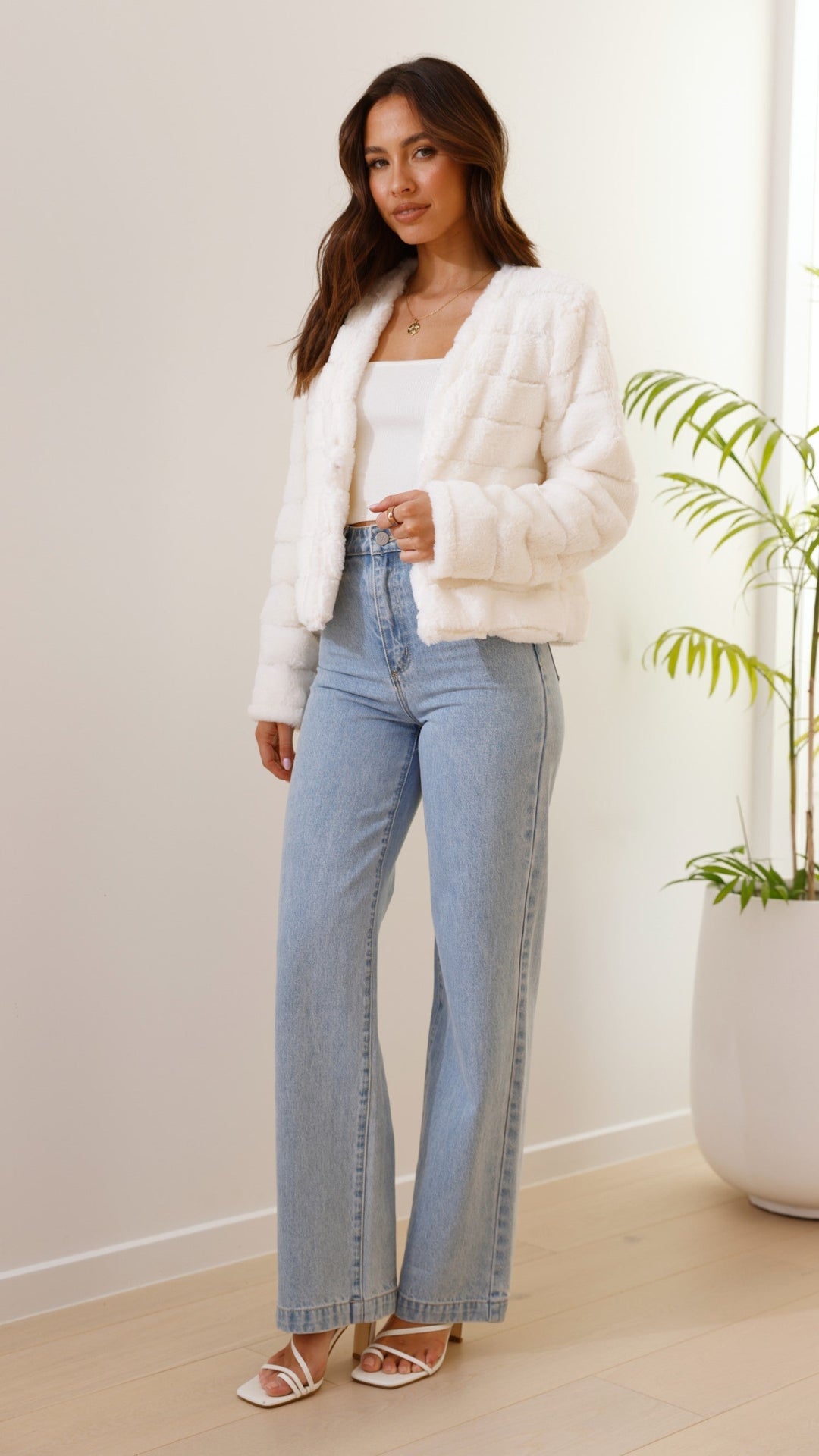 Luxurious Women's Cropped Jacket – Veloura