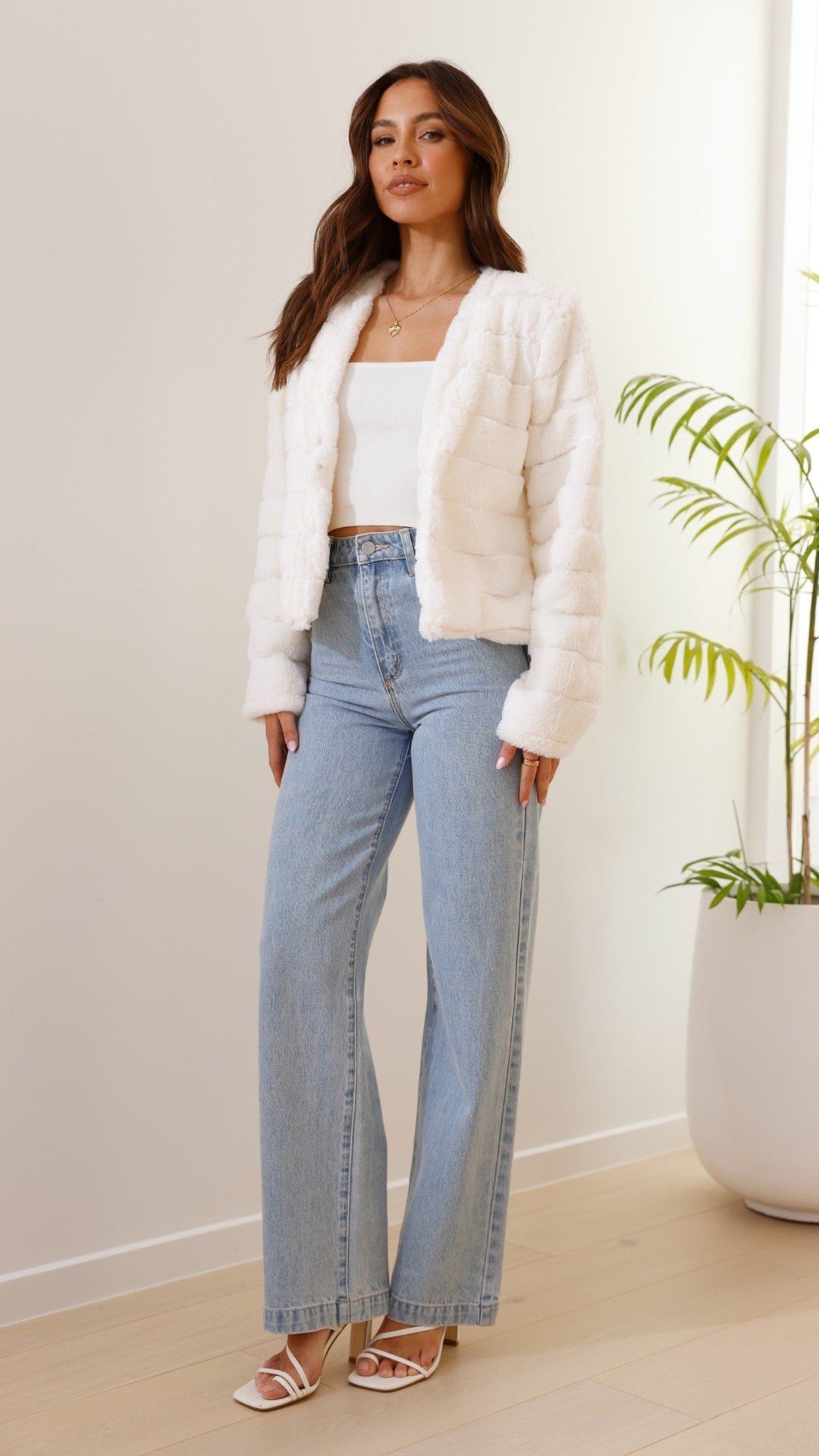 Luxurious Women's Cropped Jacket – Veloura