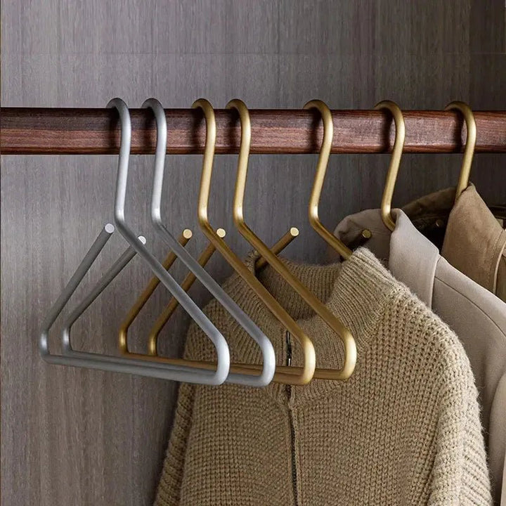 Luxe Non-Slip Clothes Hangers – Closura