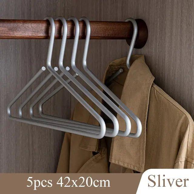 Luxe Non-Slip Clothes Hangers – Closura