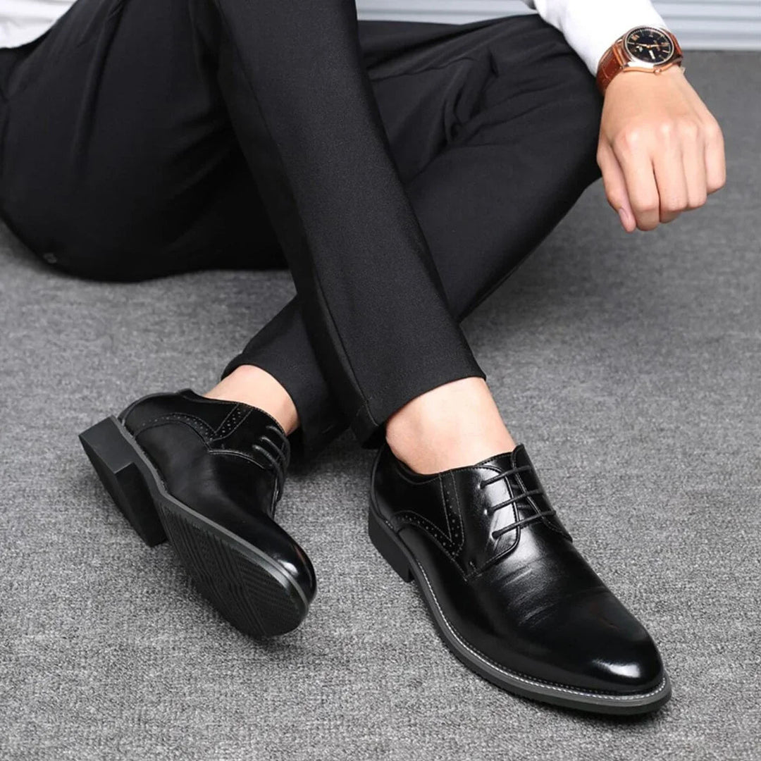 Men's Closed-Lacing Shoes, Oxford Business Shoes with Brogue Perforation Detail