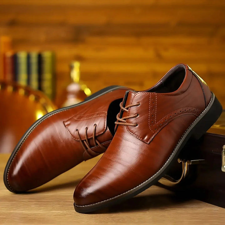 Men's Closed-Lacing Shoes, Oxford Business Shoes with Brogue Perforation Detail