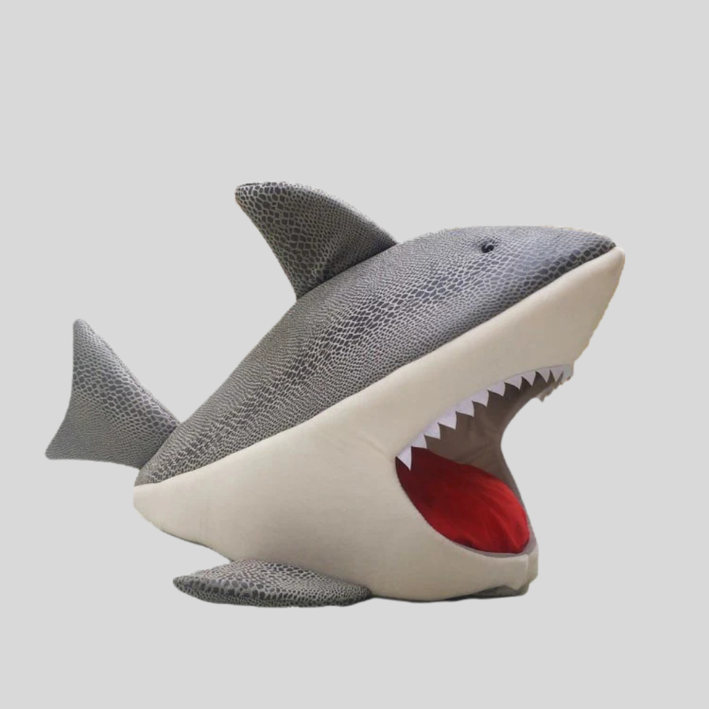Shark‑Shape Pet Kennel