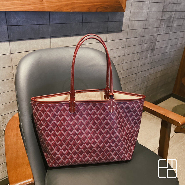Luxurious Shopper Bag | Elegant and Spacious | Burgundy